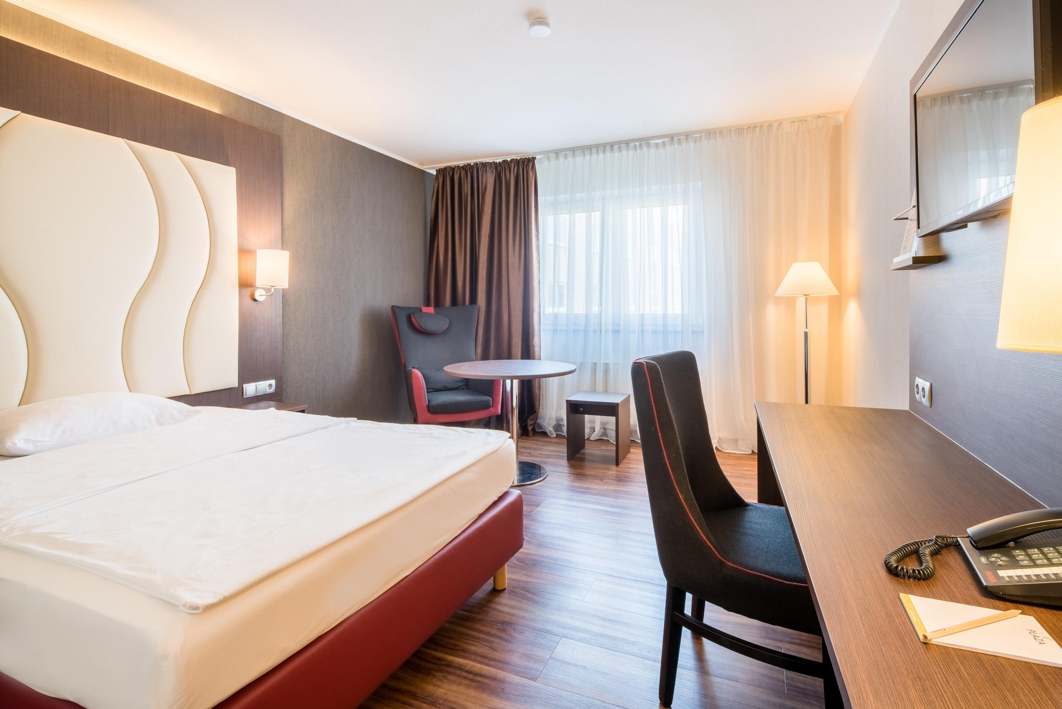 Airways Hotels Frankfurt Airport West Raunheim Esterno foto